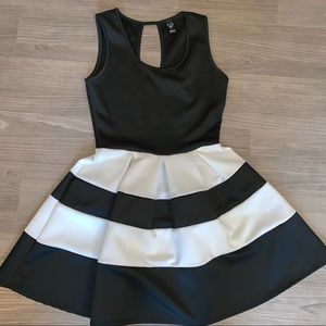Windsor Black and White Dress